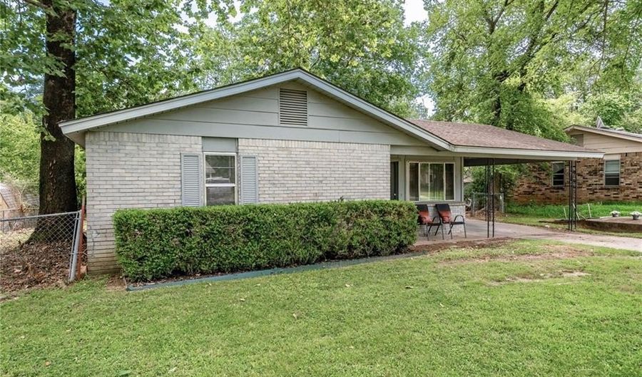 1008 Pattie Ln, Barling, AR 72923 - 3 Beds, 2 Bath