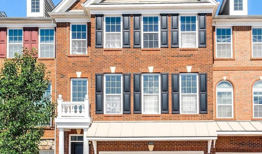 42824 EDGEGROVE HEIGHTS Ter, Ashburn, VA 20148 - 3 Beds, 4 Bath