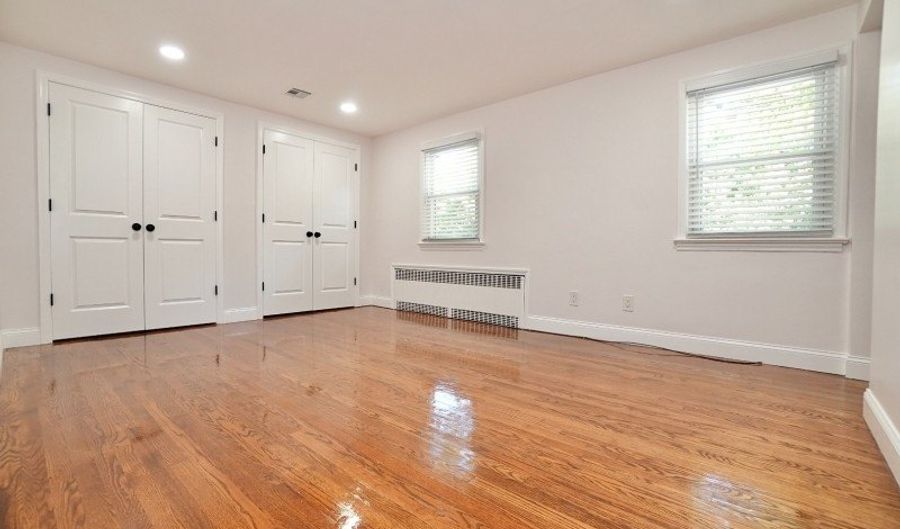 207 Franklin Ave 2nd Fl, Belleville, NJ 07109 - 2 Beds, 1 Bath