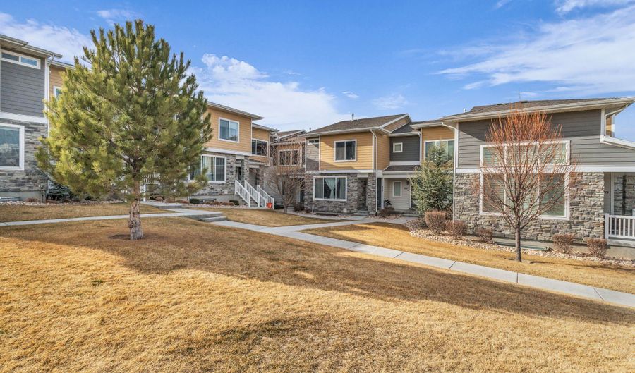 961 W CYAN VALLEY Way, Bluffdale, UT 84065 - 3 Beds, 2 Bath