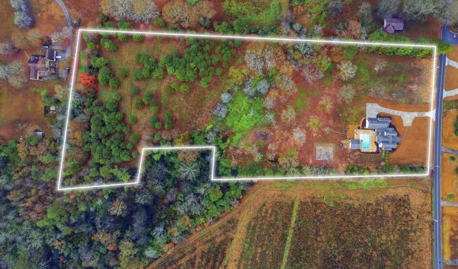 2582 S Broad St, Albertville, AL 35950 - 3 Beds, 3 Bath