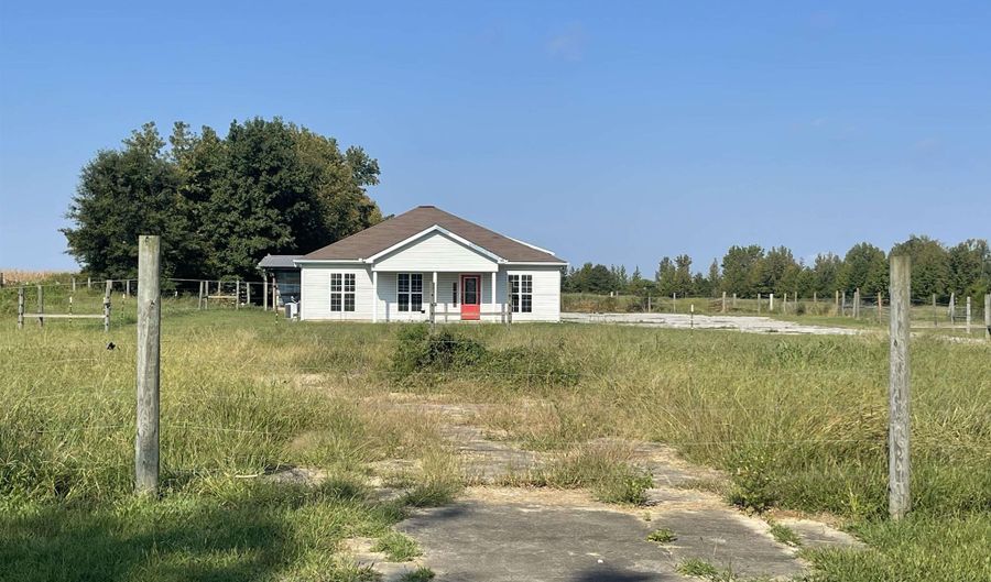 16613 Parker Rd, Athens, AL 35611 - 2 Beds, 2 Bath