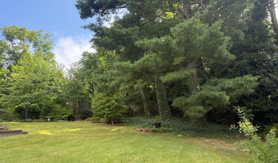 2700 BRYAN Pl, Alexandria, VA 22302 - 4 Beds, 2 Bath