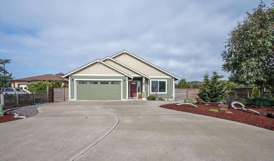 2701 Lincoln Ave, Bandon, OR 97411 - 4 Beds, 2 Bath