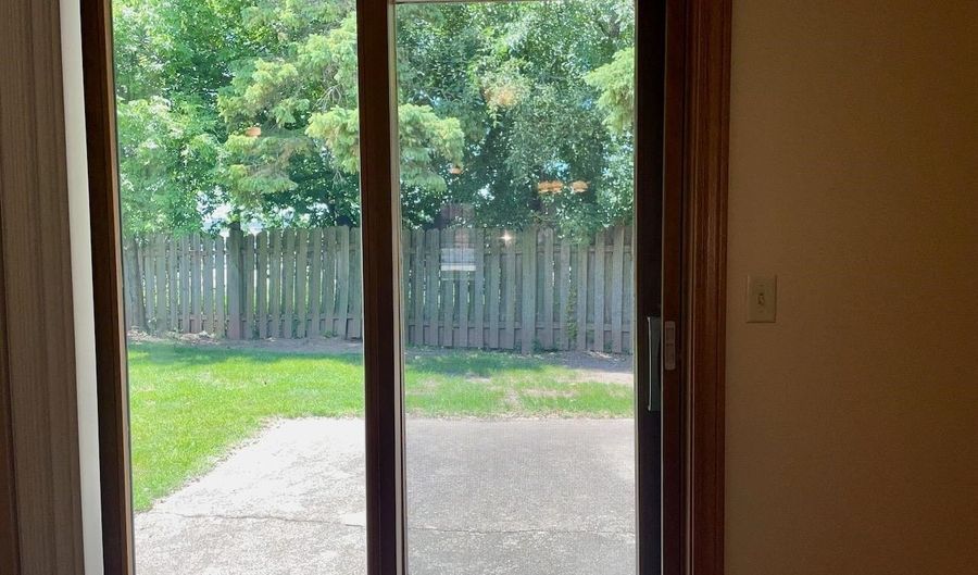 65 SPENCER VILLAGE Ct 14, Appleton, WI 54914 - 2 Beds, 2 Bath