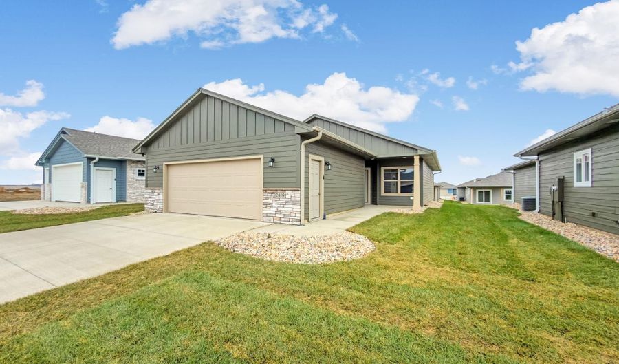 2409 E Tinley St, Brandon, SD 57005 - 2 Beds, 2 Bath