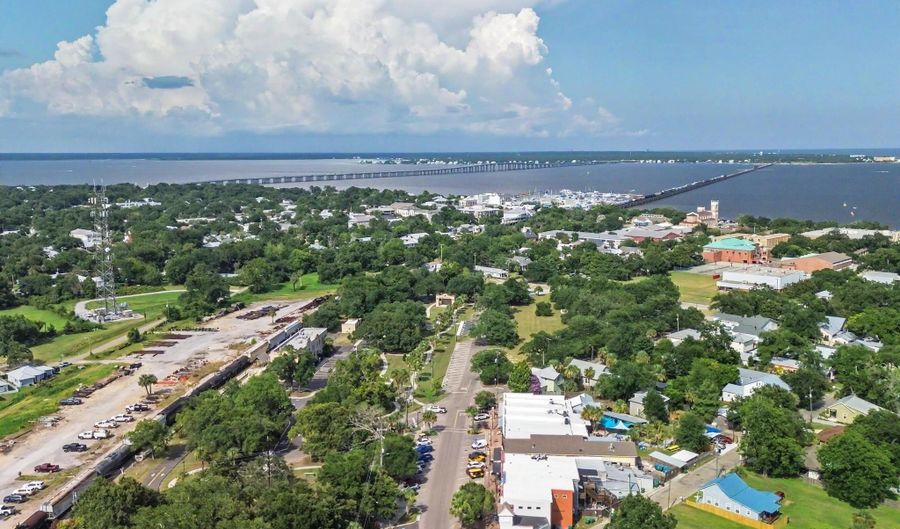 142 Blaize Ave, Bay St. Louis, MS 39520 - 1 Beds, 2 Bath
