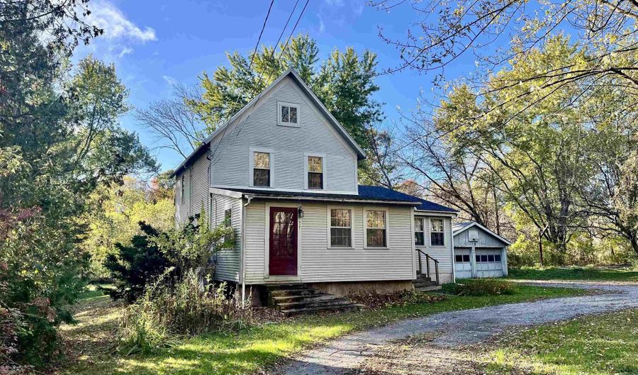 927 Carver St, Brandon, VT 05733 - 3 Beds, 2 Bath