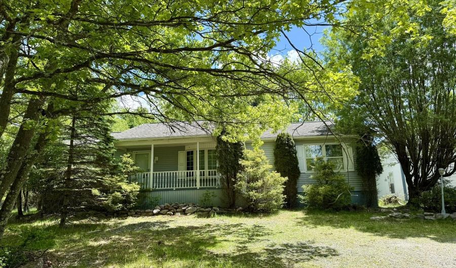 582 Stony Mountain Rd, Albrightsville, PA 18210 - 3 Beds, 2 Bath