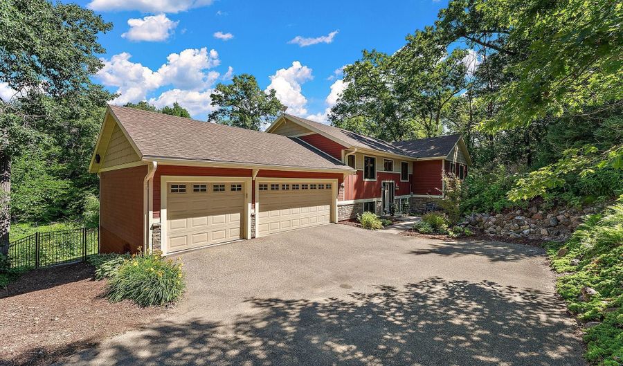 4815 120th St W, Apple Valley, MN 55124 - 5 Beds, 4 Bath