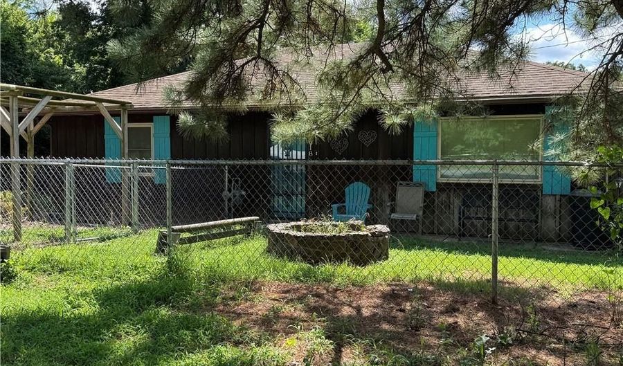618 State Line Rd, Arkoma, OK 74901 - 2 Beds, 1 Bath