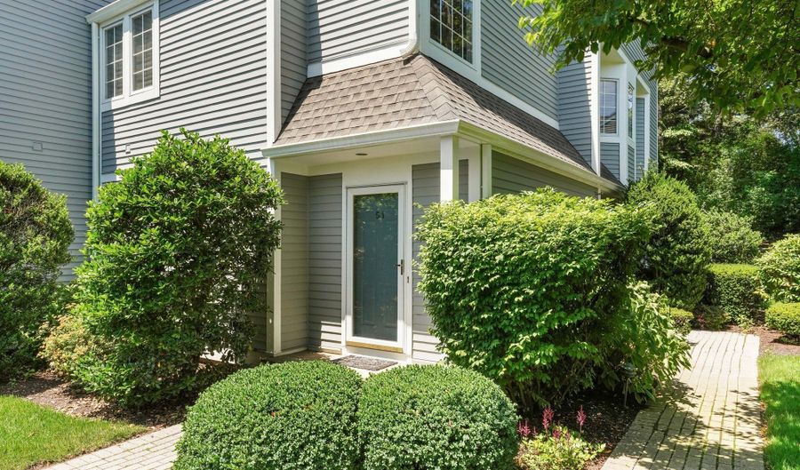 51 Hale Ln 51, Darien, CT 06820 - 1 Beds, 2 Bath