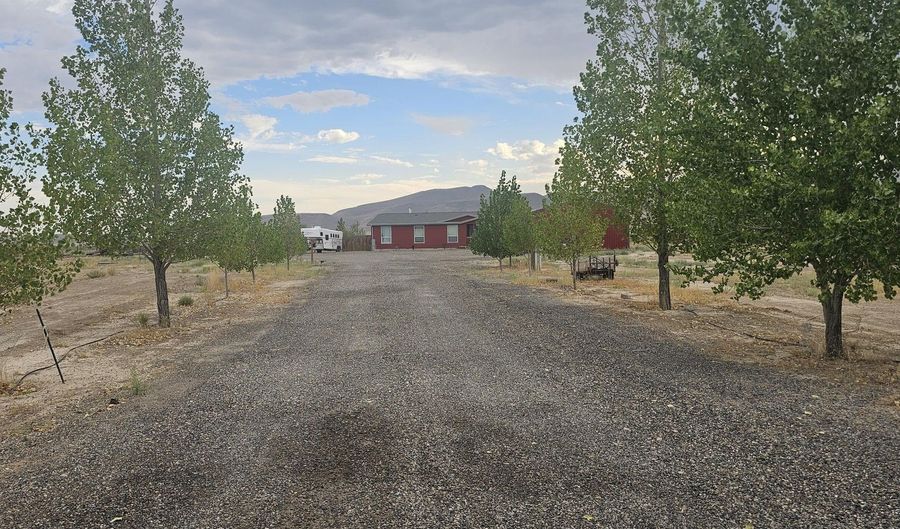 560 Allen Rd, Battle Mountain, NV 89820 - 4 Beds, 3 Bath