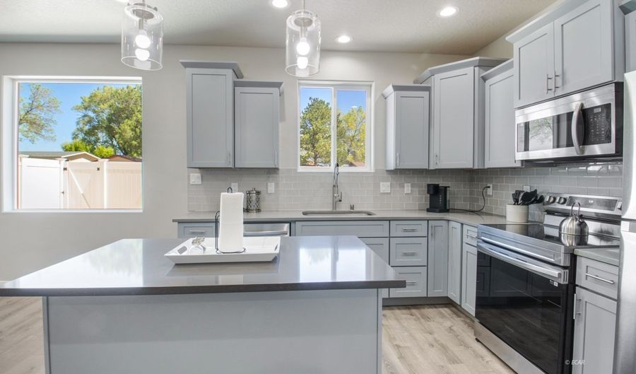 2421 N 5th St, Elko, NV 89801 - 3 Beds, 3 Bath