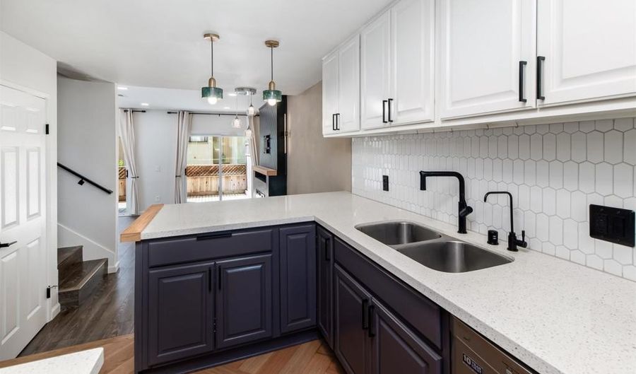 2349 Altisma Way B, Carlsbad, CA 92009 - 2 Beds, 3 Bath