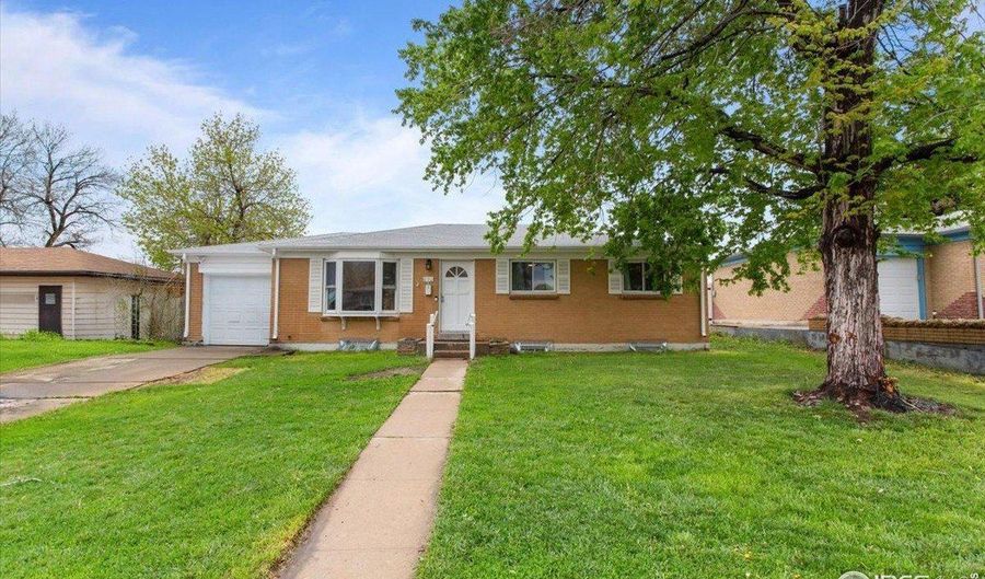 690 W 1st Ave, Broomfield, CO 80020 - 5 Beds, 2 Bath