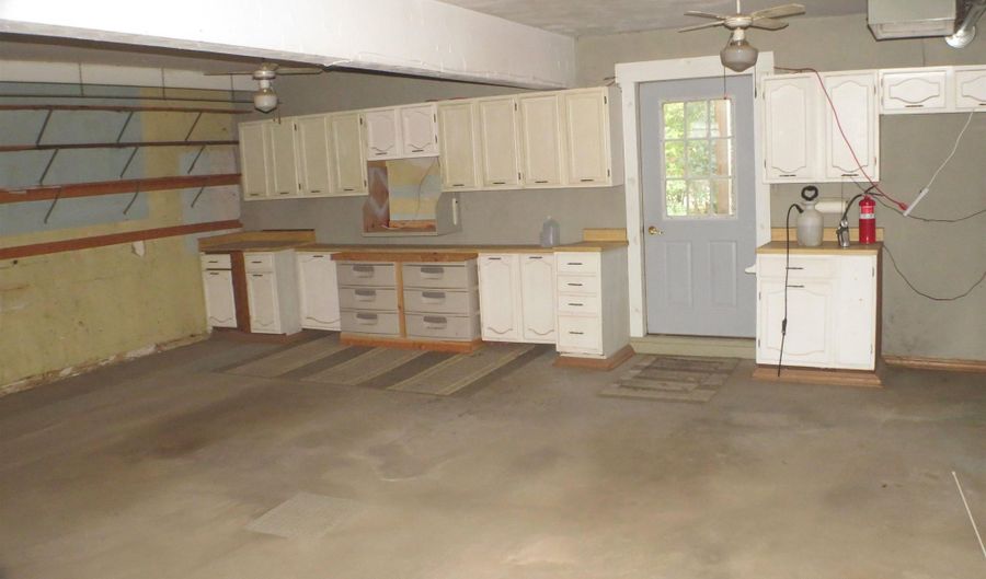 209 E Vera Ln, Brandon, SD 57005 - 4 Beds, 1 Bath