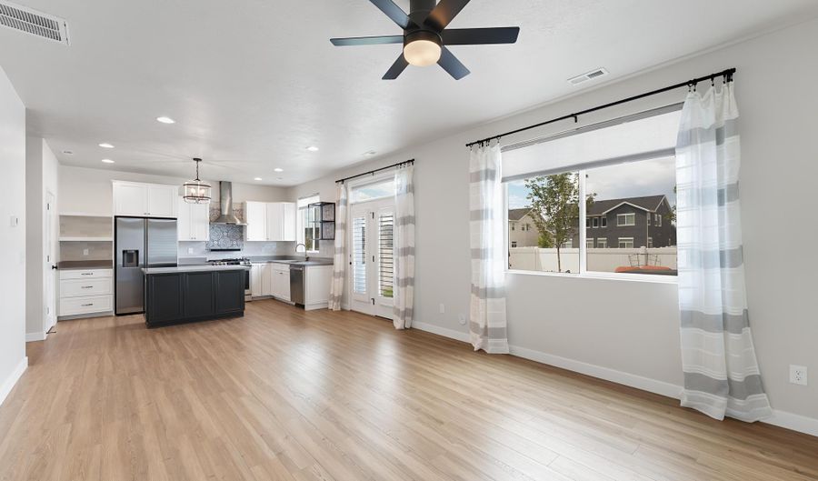 894 S 370 W, American Fork, UT 84003 - 3 Beds, 3 Bath