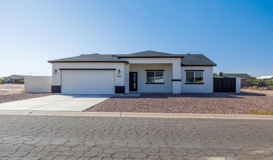 9023 W TORREON Dr, Arizona City, AZ 85123 - 3 Beds, 2 Bath