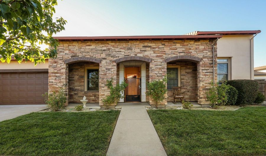 20284 Domaine Pl, Anderson, CA 96007 - 4 Beds, 4 Bath