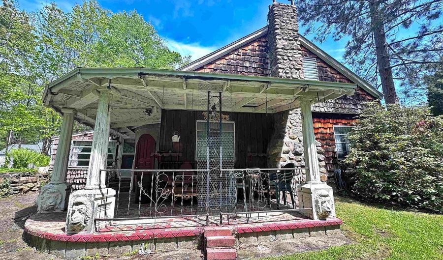 100 Webb St, Bennington, VT 05201 - 3 Beds, 1 Bath