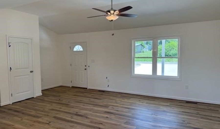 166 Plant Dr, Appomattox, VA 24522 - 3 Beds, 2 Bath