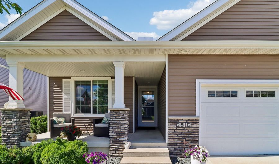 2812 NW 43rd St, Ankeny, IA 50023 - 3 Beds, 3 Bath
