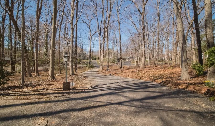4313 WOODLARK Dr, Annandale, VA 22003 - 4 Beds, 3 Bath