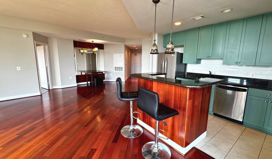 3650 S GLEBE Rd 451, Arlington, VA 22202 - 2 Beds, 2 Bath
