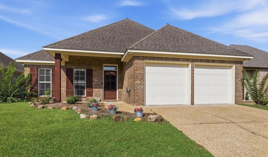 717 Chambord Dr, Brandon, MS 39042 - 3 Beds, 2 Bath
