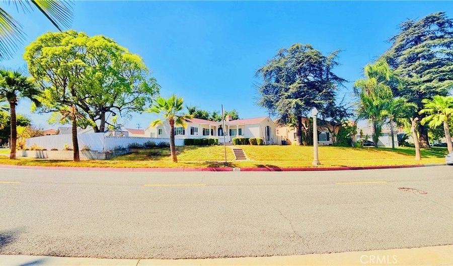 207 S El Molino, Alhambra, CA 91801 - 3 Beds, 2 Bath