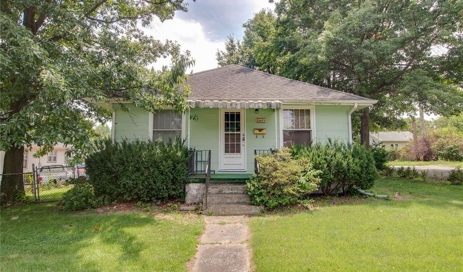 2801 Hillcrest Ave, Alton, IL 62002 - 2 Beds, 1 Bath