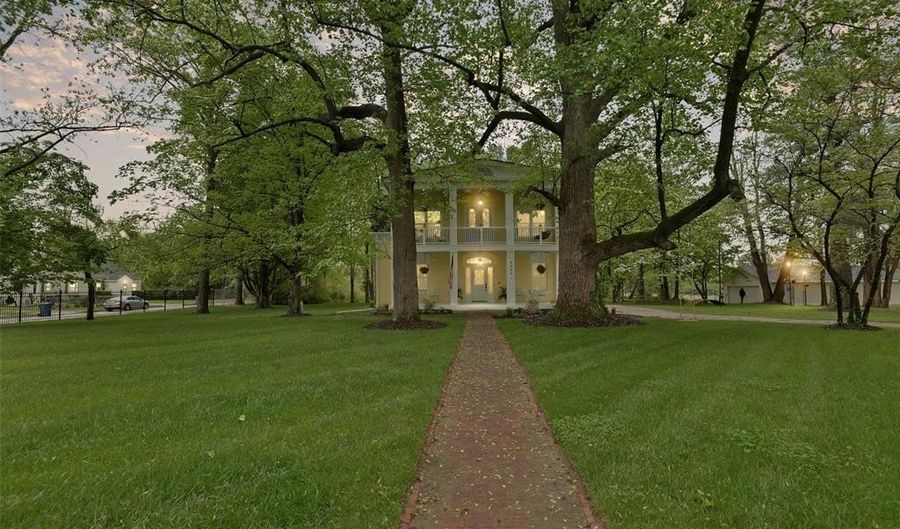 2367 Central Ave, Alton, IL 62002 - 5 Beds, 6 Bath