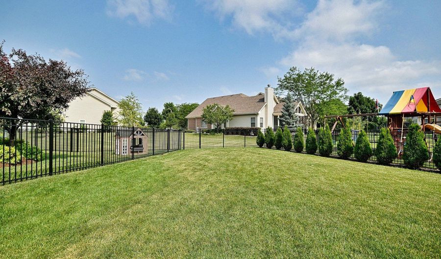 1128 Kingsmill Dr, Algonquin, IL 60102 - 4 Beds, 3 Bath