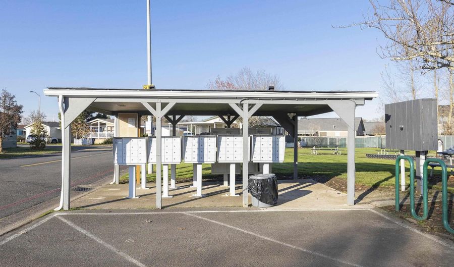 911 York # 82 St 82, Aumsville, OR 97325 - 3 Beds, 2 Bath