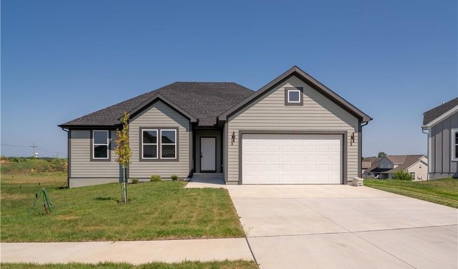 929 168th Ter, Basehor, KS 66007 - 3 Beds, 2 Bath