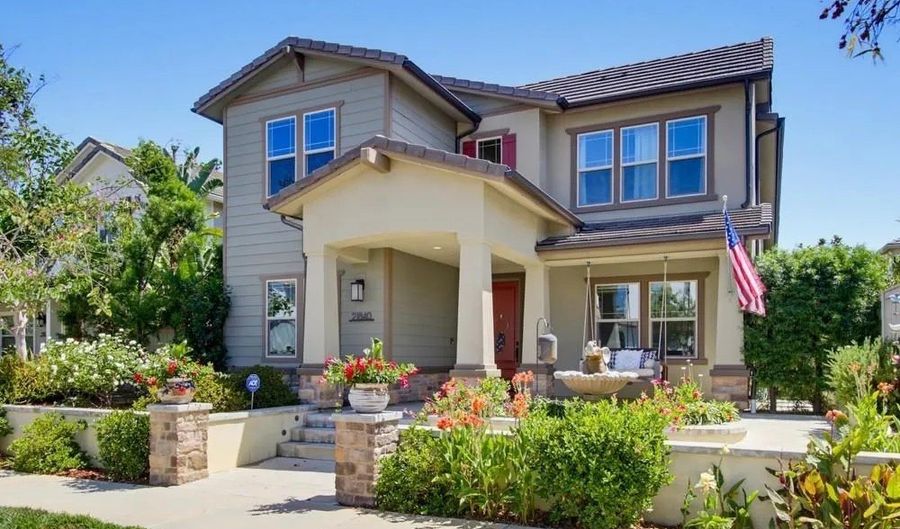 21840 Deer Grass Dr, Escondido, CA 92029 - 5 Beds, 5 Bath