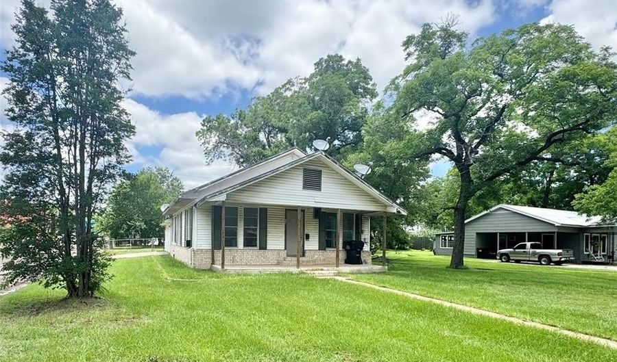 601 Elm St, Teague, TX 75860 - 3 Beds, 1 Bath