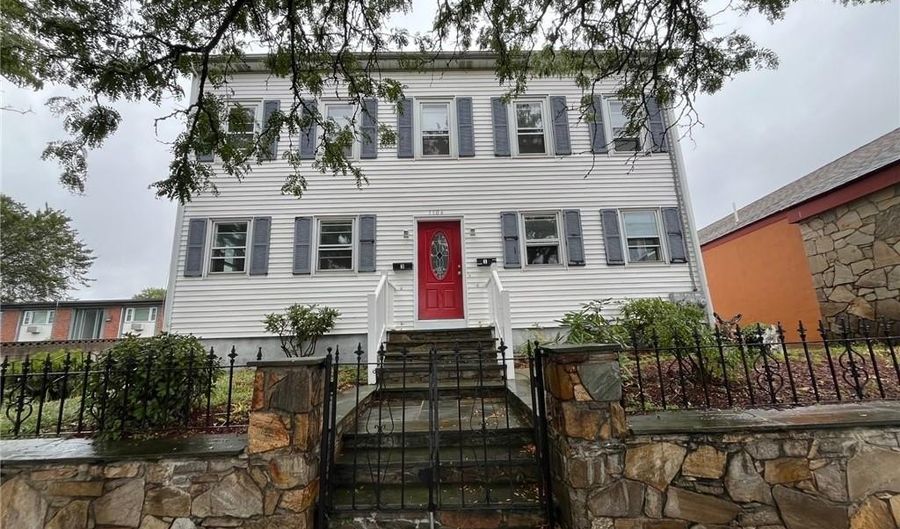 1104 S Broadway Ave 1, East Providence, RI 02914 - 2 Beds, 1 Bath