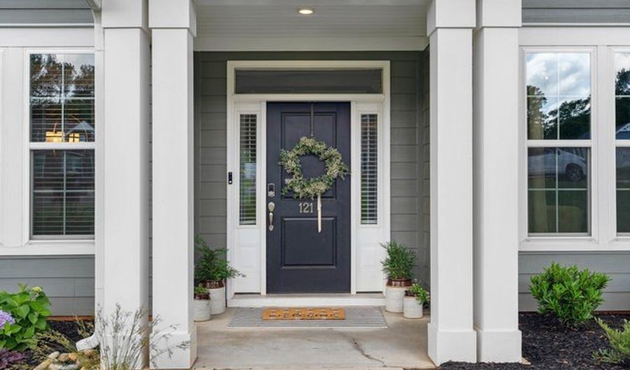 121 Winter Valley Ln, Belton, SC 29627 - 5 Beds, 5 Bath