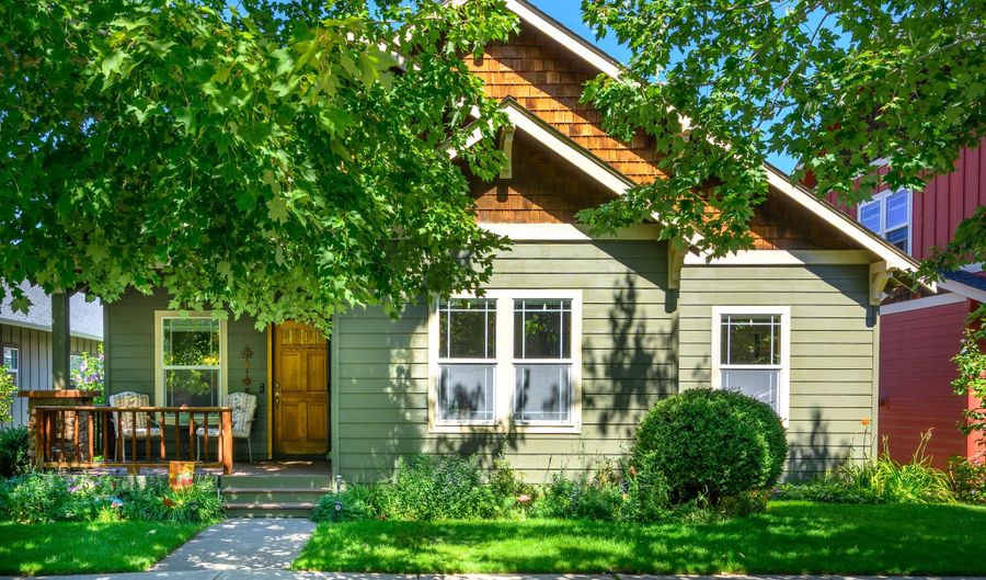 62736 Larkview Rd, Bend, OR 97701 - 3 Beds, 2 Bath
