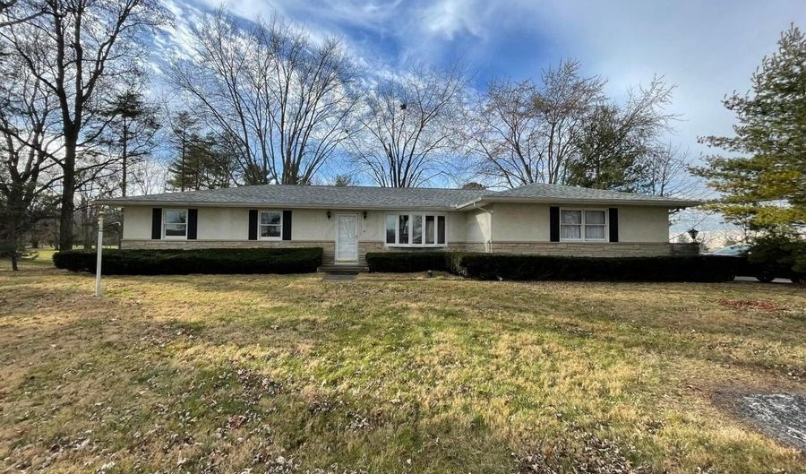 10555 Lockbourne Eastern Rd, Ashville, OH 43103 - 3 Beds, 2 Bath