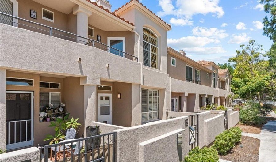 19 Softwind, Aliso Viejo, CA 92656 - 3 Beds, 3 Bath