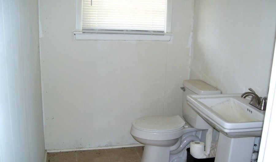 1039 N CONSTITUTION Hwy, Ashdown, AR 71822 - 0 Beds, 0 Bath