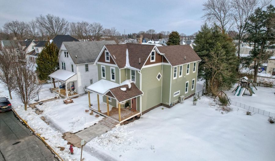 410 WEST St, Clayton, DE 19938 - 4 Beds, 3 Bath