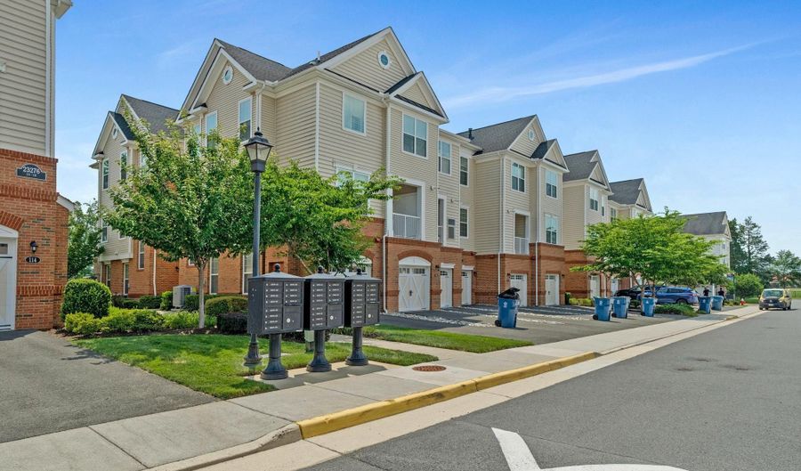 23286 SOUTHDOWN MANOR Ter 101, Ashburn, VA 20148 - 2 Beds, 3 Bath