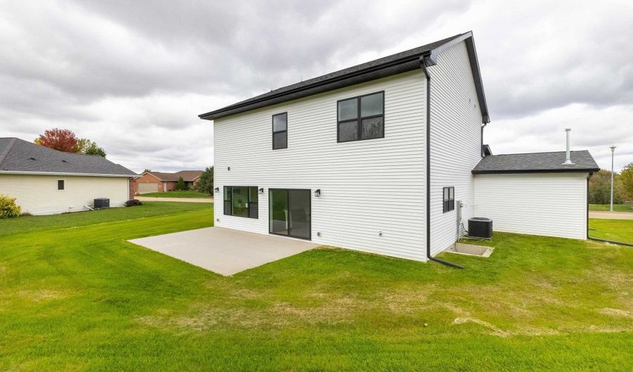 6074 Stockwood, Asbury, IA 52002 - 5 Beds, 3 Bath