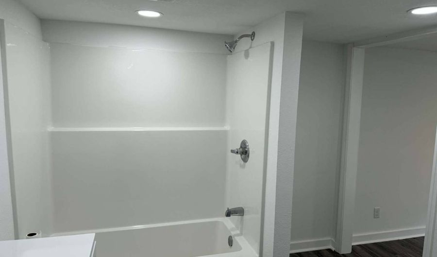 118 Stockton St, Albany, KY 42602 - 3 Beds, 2 Bath