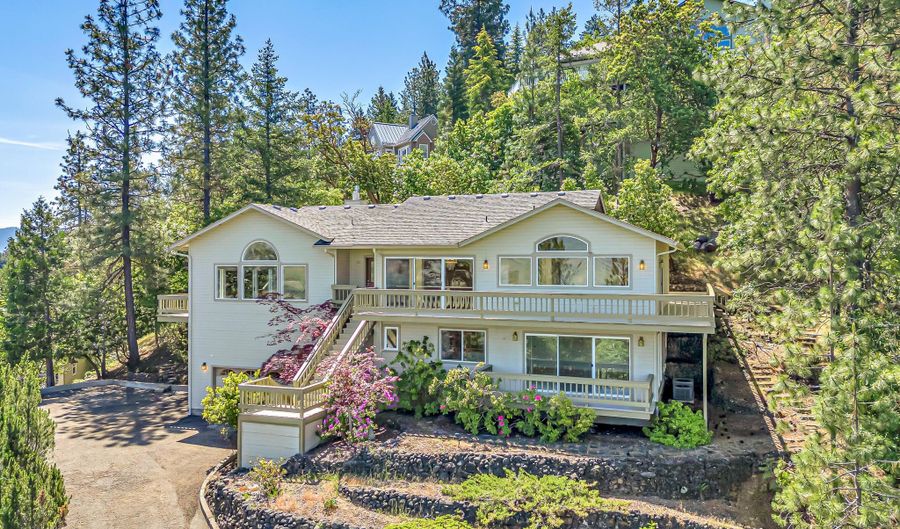 462 Waterline Rd, Ashland, OR 97520 - 4 Beds, 3 Bath