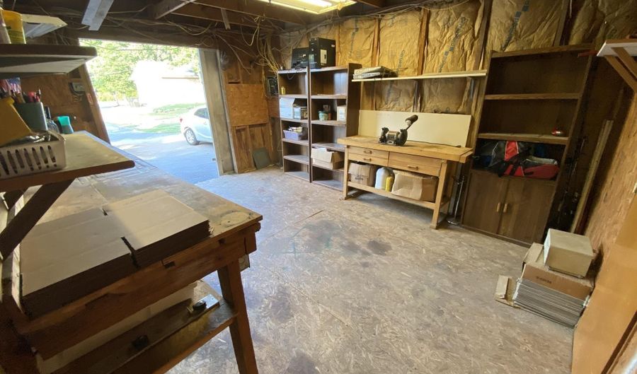 15825 Childress Rd, Bauxite, AR 72011 - 3 Beds, 2 Bath